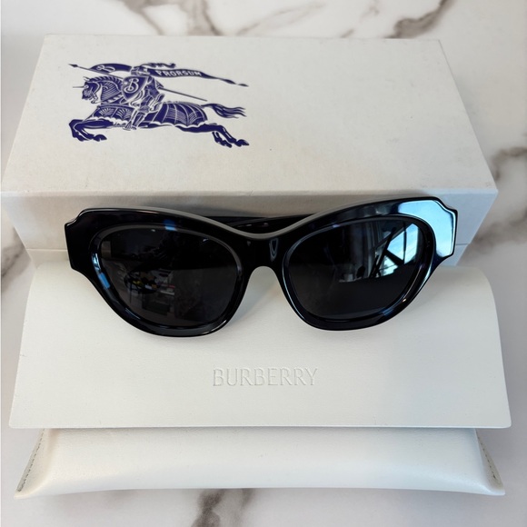 Burberry Sunglasses - Picture 1 of 6